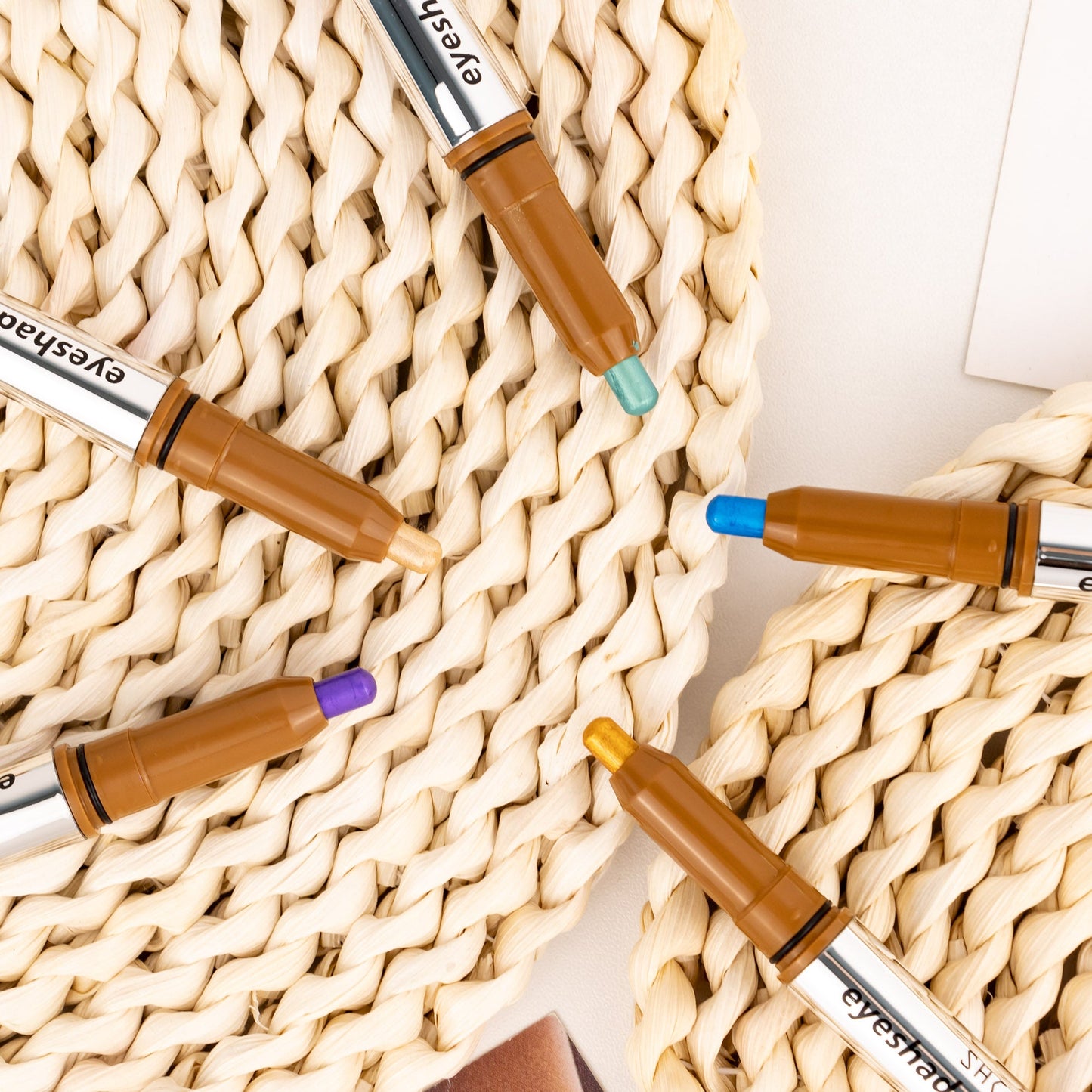 SHCOETY 5 FARBEN Lidschatten + Eyeliner mit zwei Enden, Creme-Lidschatten und sanft gleitender Eyeliner – wasserfest und knitterfrei, Farb-Geschenkset